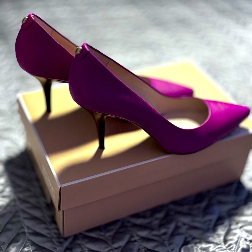 Michael Kors Fuschia heels size 7M - Picture 2 of 7